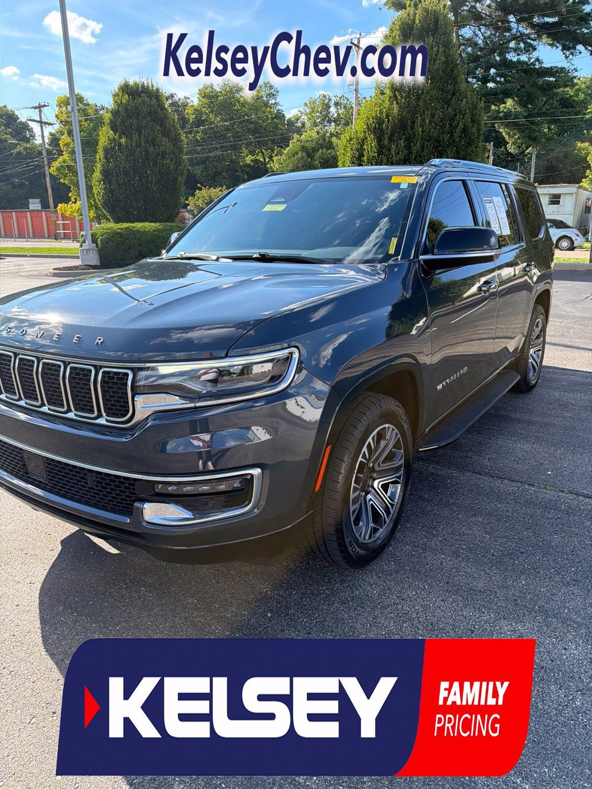 Used 2023 Jeep Wagoneer 4WD w/ Premium Group I image 1