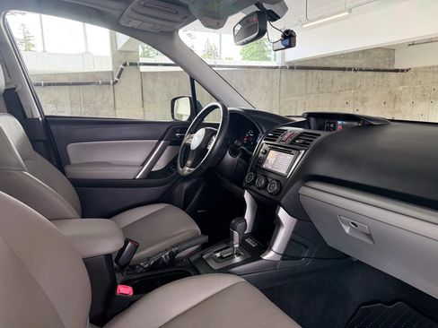 Used 2014 Subaru Forester 2.5i Touring AWD/4WD image 27