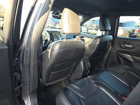 Used 2019 Jeep Cherokee High Altitude image 18