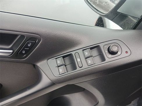 Used 2018 Volkswagen Tiguan Limited w/ Premium Package image 13