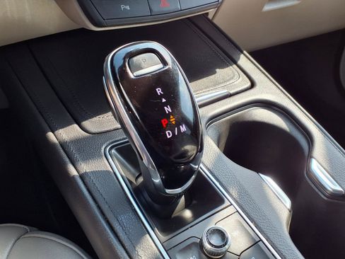 Used 2023 Cadillac XT4 Luxury FWD image 14