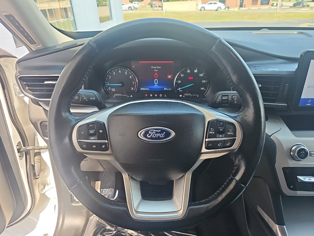 Used 2023 Ford Explorer XLT w/ Equipment Group 202A AWD/4WD image 14