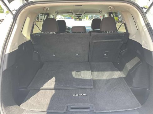 Used 2024 Nissan Rogue S AWD/4WD image 27