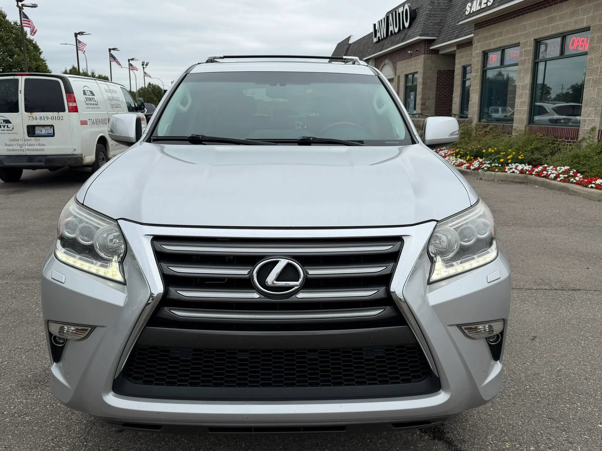 Used 2014 Lexus GX 460 w/ Premium Package AWD/4WD image 8