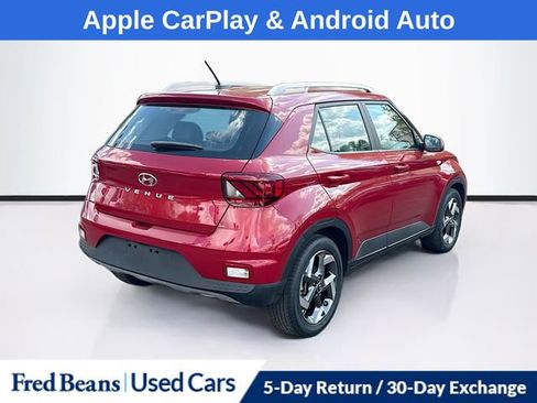 Used 2023 Hyundai Venue Limited FWD image 8
