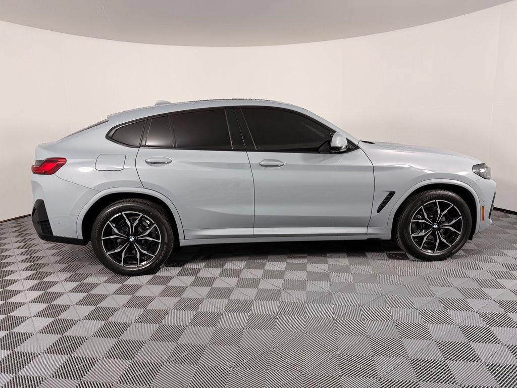 Used 2023 BMW X4 xDrive30i w/ M Sport Package AWD/4WD image 7
