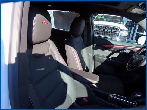 Used 2025 Chevrolet TrailBlazer RS w/ Convenience Package image 9