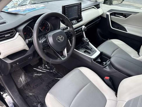 Used 2021 Toyota RAV4 XLE Premium FWD image 21