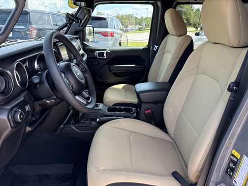 Used 2023 Jeep Wrangler Unlimited Sport AWD/4WD image 11