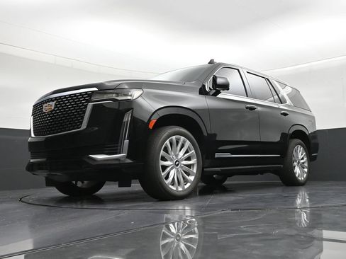Used 2024 Cadillac Escalade Luxury RWD image 20