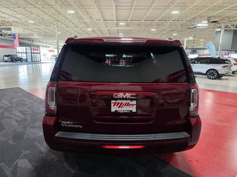 Used 2018 GMC Yukon SLT w/ Premium Edition AWD/4WD image 4