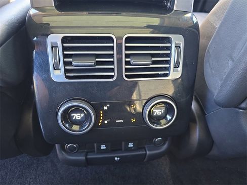 Used 2020 Land Rover Range Rover image 12