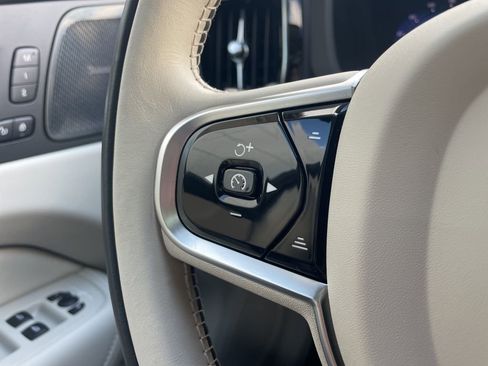 Certified 2023 Volvo XC60 B5 Plus w/ Climate Package image 39