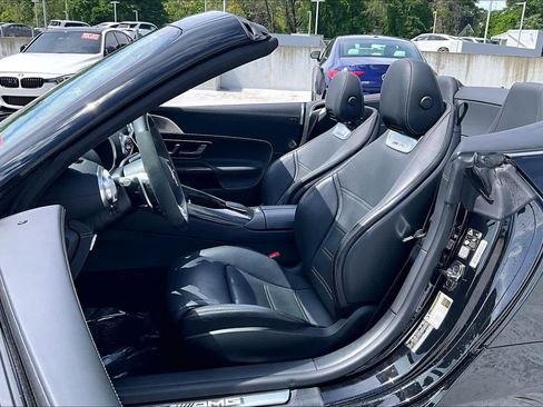 Used 2023 Mercedes-Benz SL 63 AMG 4MATIC w/ Driver Assistance Package image 7