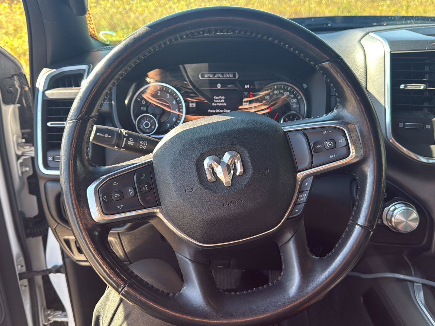 Used 2021 RAM 1500 Laramie w/ Sport Appearance Package AWD/4WD image 17
