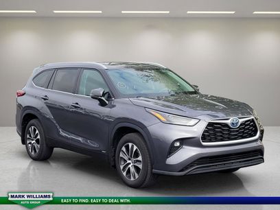 Used 2022 Toyota Highlander XLE