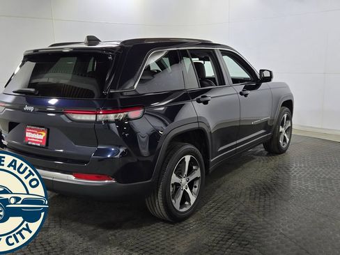 Used 2023 Jeep Grand Cherokee 4WD 4xe image 7