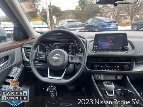 Used 2023 Nissan Rogue SV image 18