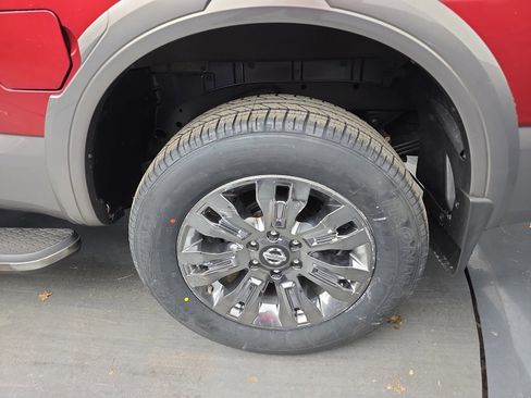 Used 2019 Nissan Titan Platinum Reserve image 13