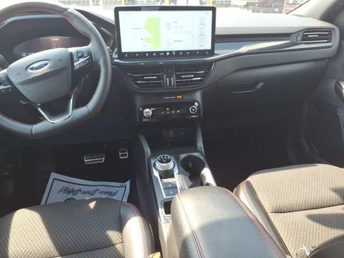 Certified 2024 Ford Escape ST-Line Select w/ Tech Pack #2 AWD/4WD image 9