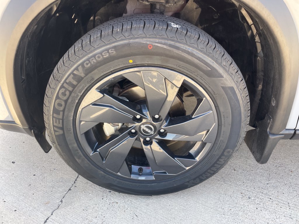 Certified 2026 Nissan Rogue SV FWD image 27