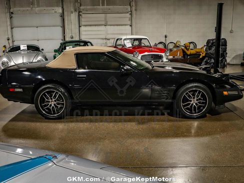 Used 1992 Chevrolet Corvette Convertible image 13