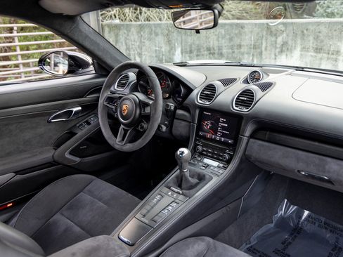 Certified 2018 Porsche 718 Cayman GTS image 42