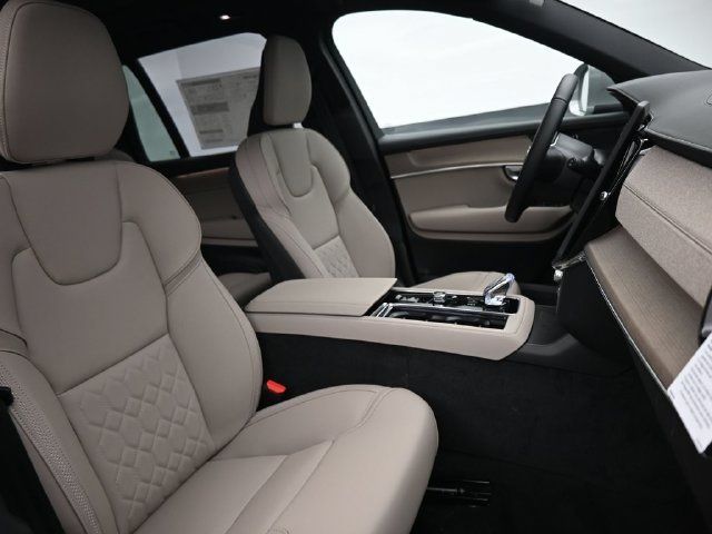 New 2026 Volvo XC90 B6 Plus w/ Protection Package Premier AWD/4WD image 36