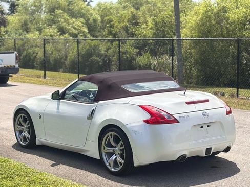 Used 2012 Nissan 370Z Touring w/ Sport Pkg RWD image 7