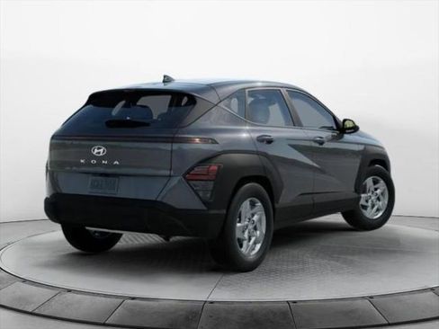 New 2026 Hyundai Kona SE image 4
