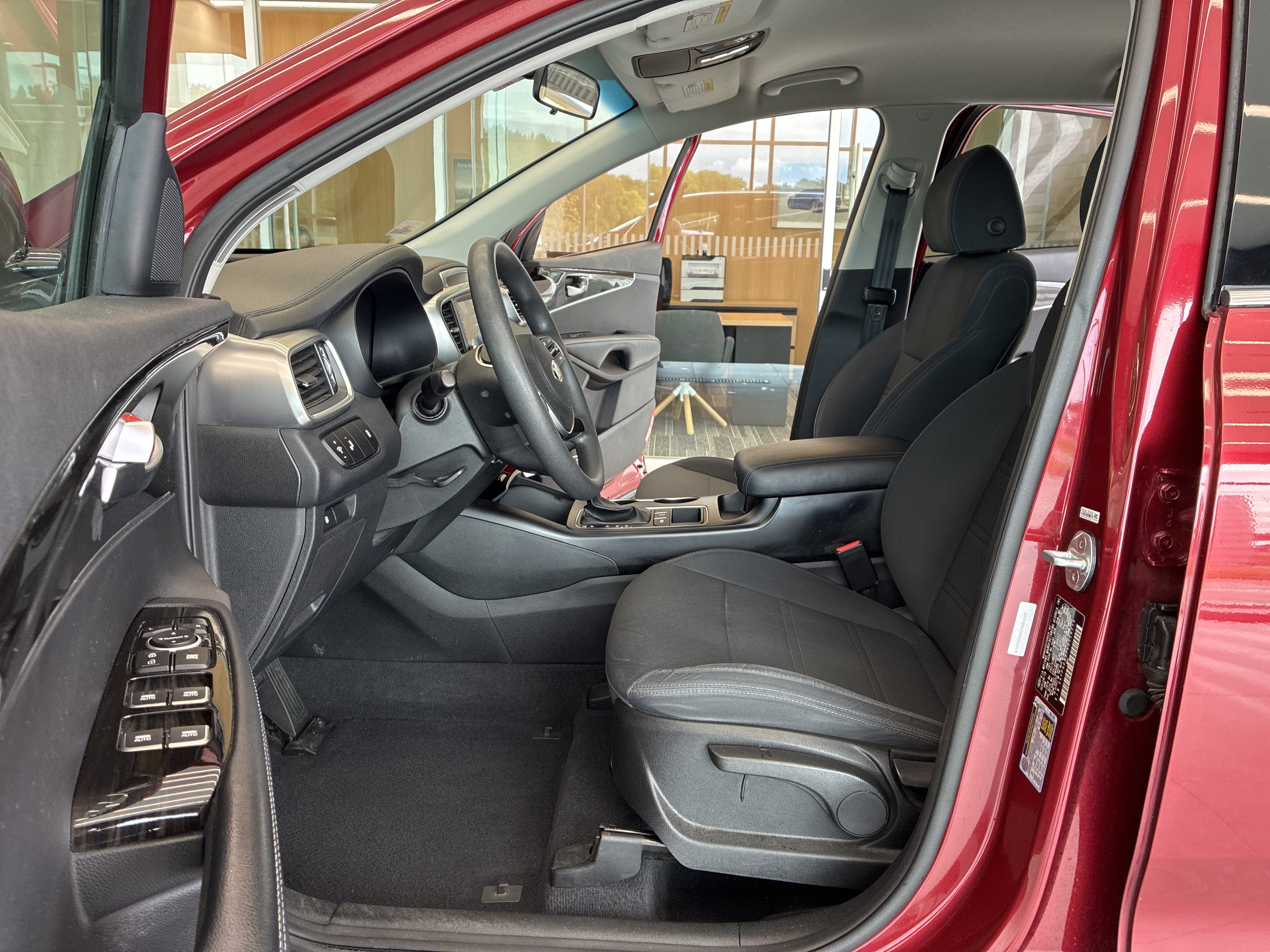 Used 2019 Kia Sorento AWD image 15