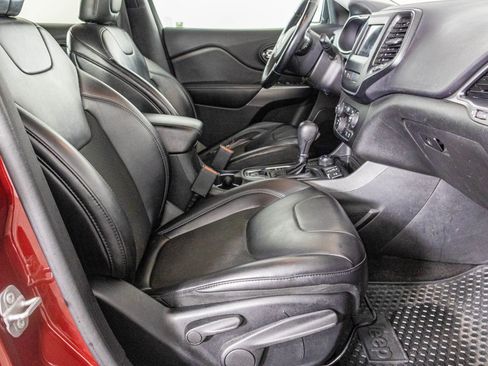 Used 2019 Jeep Cherokee Latitude Plus w/ Cold Weather Group image 41