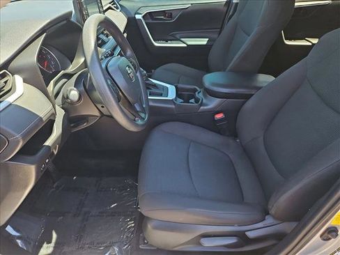 Used 2021 Toyota RAV4 LE w/ Carpet Mat Package (TMS) FWD image 21