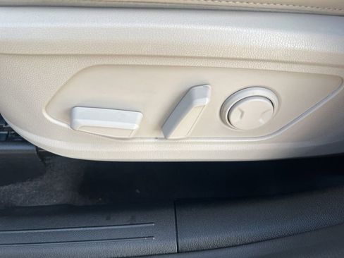 Certified 2023 Kia Sorento S image 48