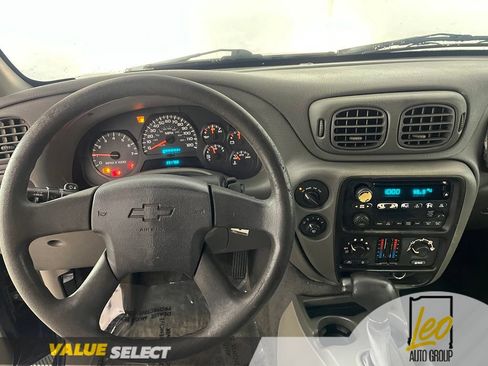 Used 2004 Chevrolet TrailBlazer LS w/ LS Preferred Equipment Group AWD/4WD image 13