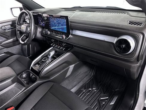 Used 2024 Chevrolet Colorado LT w/ LT Convenience Package II image 30