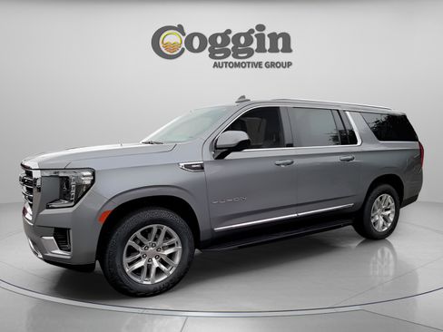 Used 2022 GMC Yukon XL SLT image 4