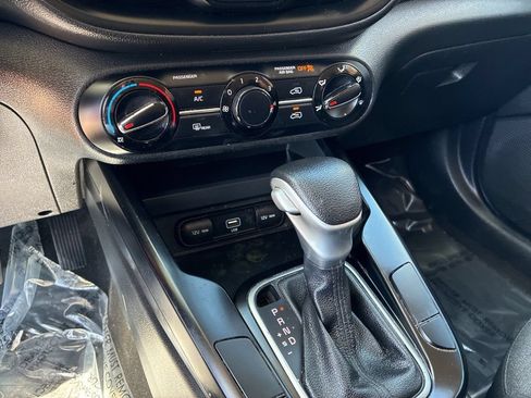 Used 2021 Kia Soul S FWD image 34