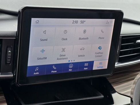 Used 2021 Ford Explorer Limited w/ Equipment Group 301A image 20