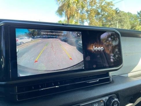 Used 2024 Jeep Wrangler Sport S image 16