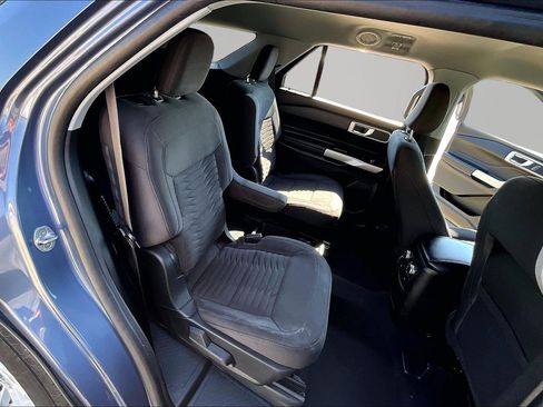 Used 2021 Ford Explorer XLT AWD/4WD image 17