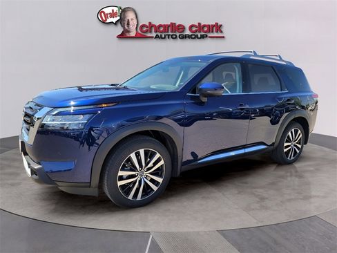 Used 2024 Nissan Pathfinder Platinum w/ Cargo Package image 1
