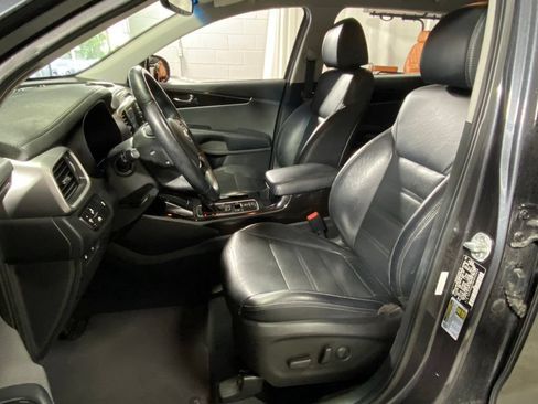 Used 2019 Kia Sorento EX FWD image 17