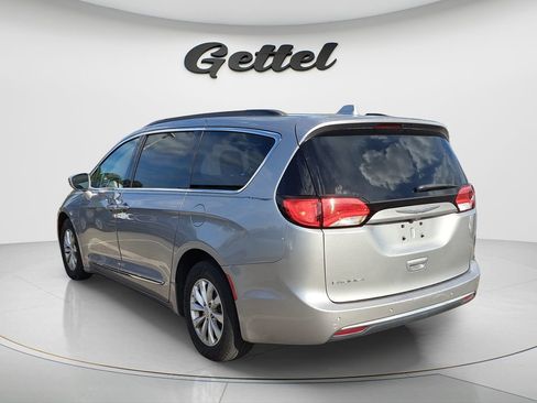 Used 2017 Chrysler Pacifica Touring-L image 5