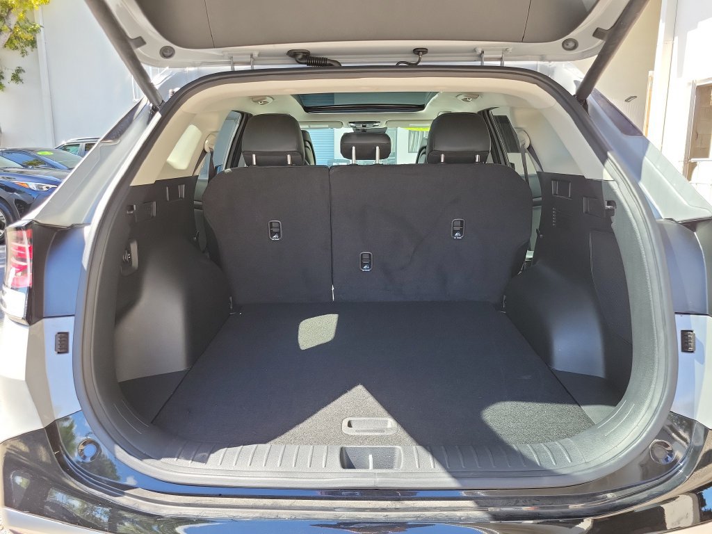 Used 2025 Kia Sportage SX FWD image 11