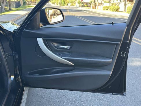 Used 2017 BMW 320i Sedan RWD image 42