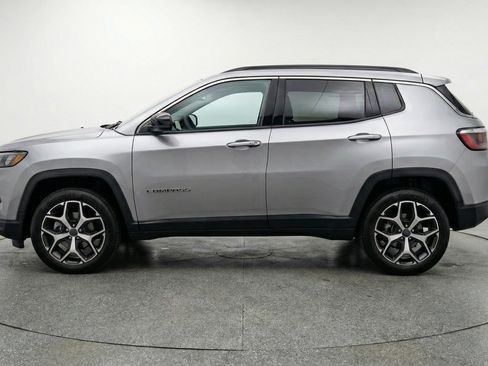 Used 2025 Jeep Compass Limited image 5