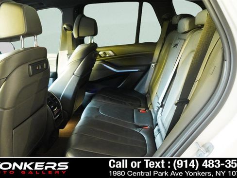 Used 2021 BMW X5 xDrive40i w/ M Sport Package image 17
