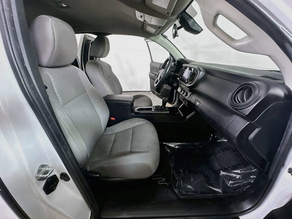 Used 2022 Toyota Tacoma SR RWD image 14