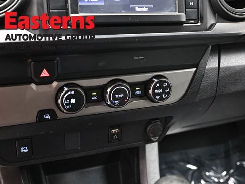 Used 2019 Toyota Tacoma SR image 18